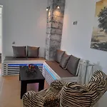 Golden View House Dom wakacyjny *