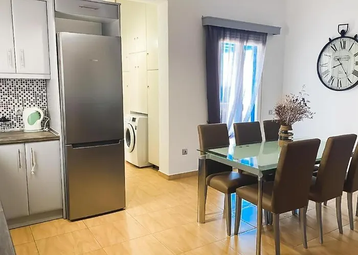 Dom wakacyjny Golden View House Pera Gyalos